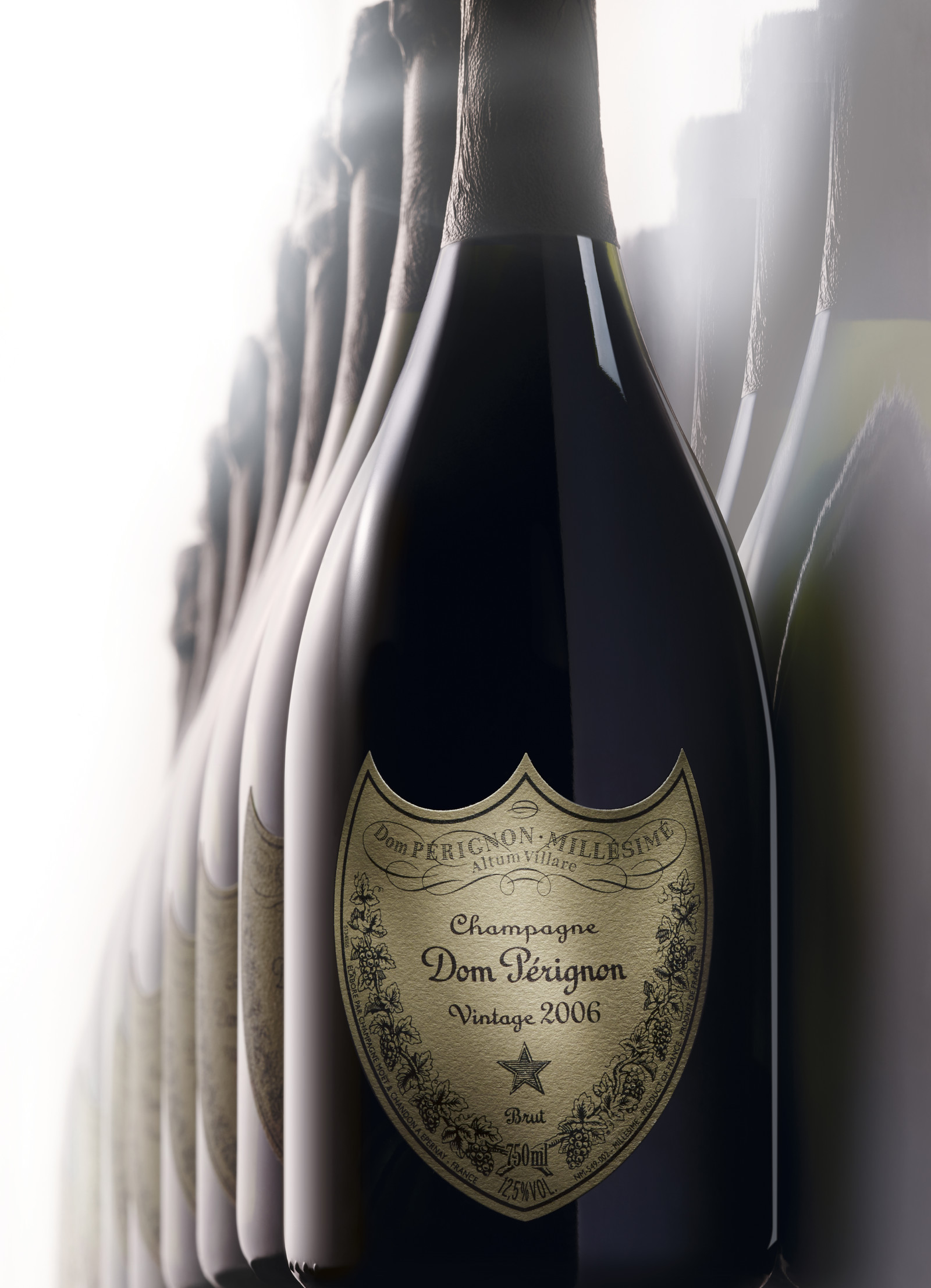 Romain RECHT – Retoucheur Photo Champagne, Bière et Spiritueux - PARIS - CAMPAGNE DOM PERIGNON