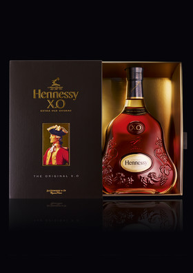 Romain RECHT – Retoucheur Photo Champagne, Bière et Spiritueux - PARIS - CAMPAGNE HENESSY