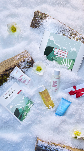 Romain RECHT – Retoucheur Photo Réseaux Sociaux - PARIS - CAMPAGNE CLARINS