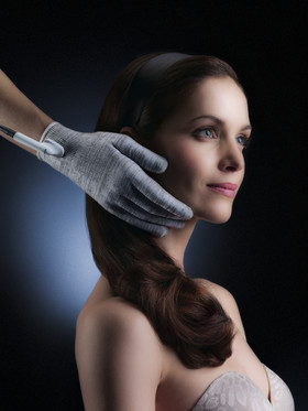 Romain RECHT – Retoucheur Photo Beauté - PARIS - CAMPAGNE CARITA